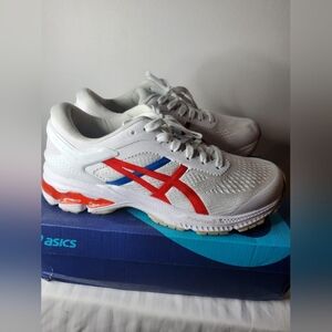 WOMEN ASICS